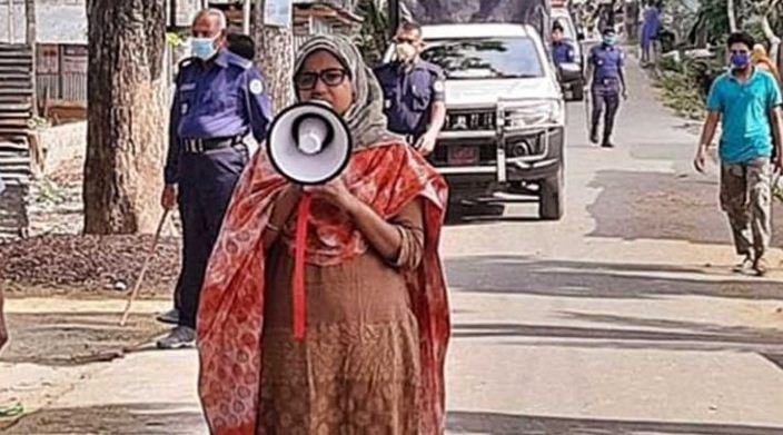 করোনা মোকাবিলায় জীবনবাজি রেখে লড়ছেন কাউখালীর ইউএনও খালেদা