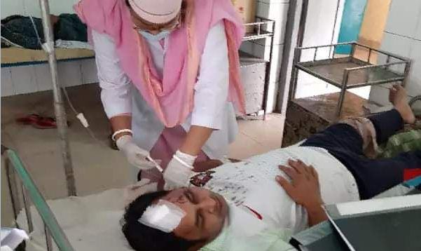 হোম কোয়ারেন্টাইনে থাকতে বলায় হামলা!