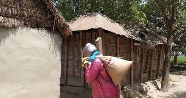 শতাধিক পরিবারকে রমজান মাসের বাজার দিলেন রিজভী