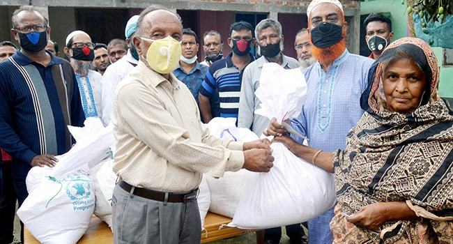 ধুনটে ৫০০ পরিবারের মাঝে বিএনপির খাদ্য সহায়তা