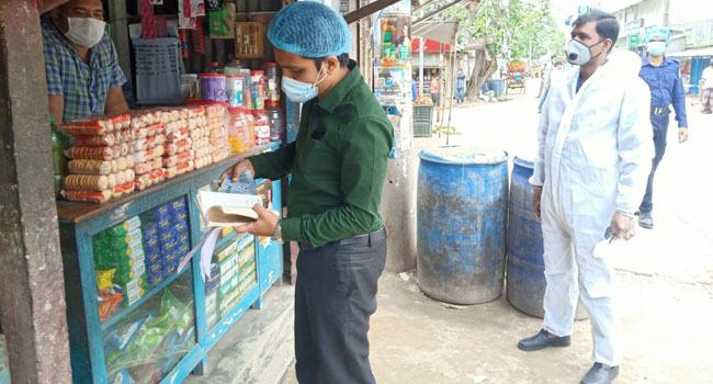 নাগরপুরে পণ্যের মূল্য বেশি রাখায় ১১ ব্যবসায়ীকে জরিমানা