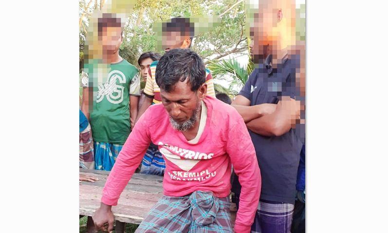 গরু চুরির অভিযোগে নোনা দফাদারকে গণধোলাই