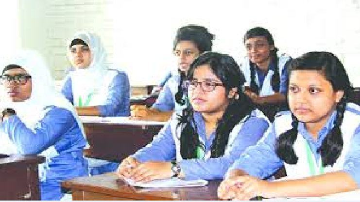 অষ্টম থেকে দ্বাদশ শ্রেণির পাঠাভ্যাস অব্যাহত রাখতে ঘরে বসে পরীক্ষার ব্যবস্থা
