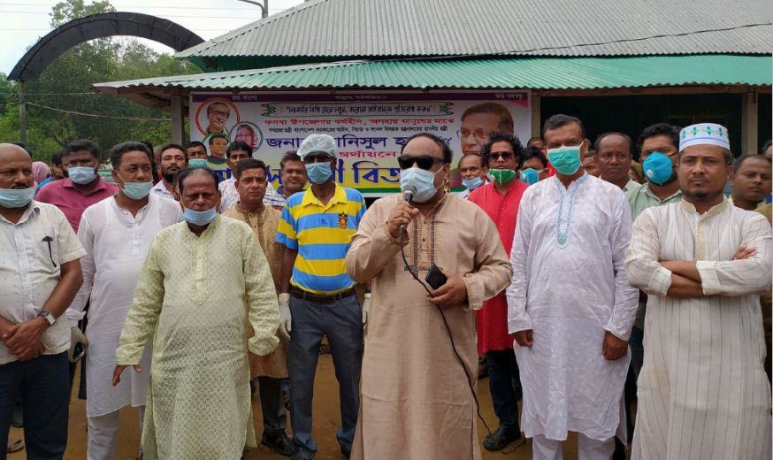 আইনমন্ত্রীর খাদ্য সহায়তা পেল ৯০০ পরিবার