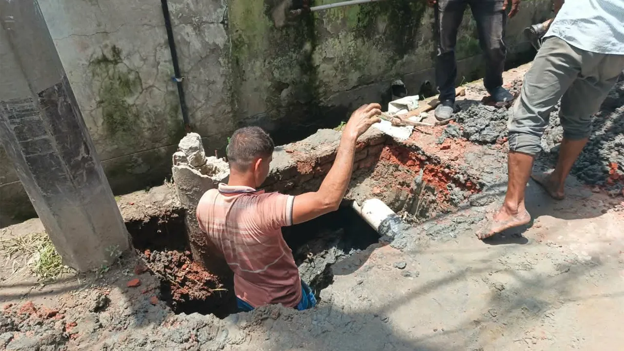 ফতুল্লায় অবৈধ গ্যাস সংযোগ দিতে গিয়ে বিস্ফোরণে দগ্ধ ৪