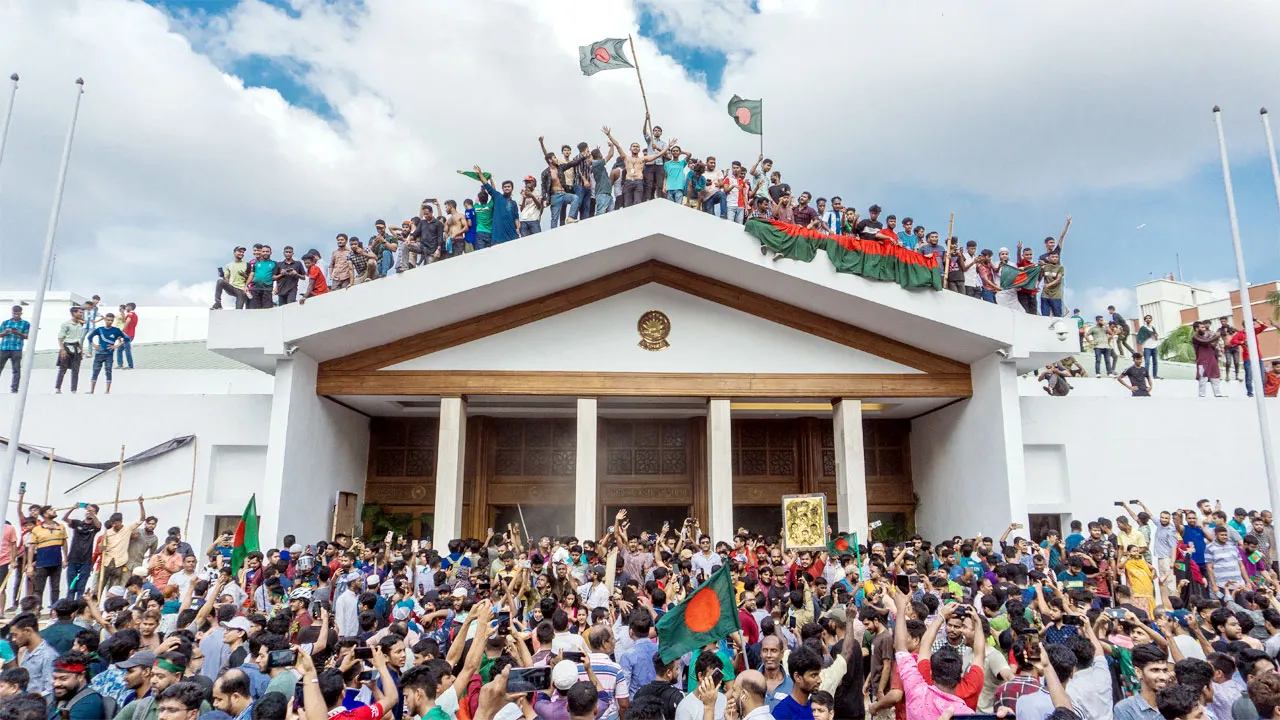৪ কারণে দ্রুত গণতন্ত্রে উত্তরণ প্রয়োজন