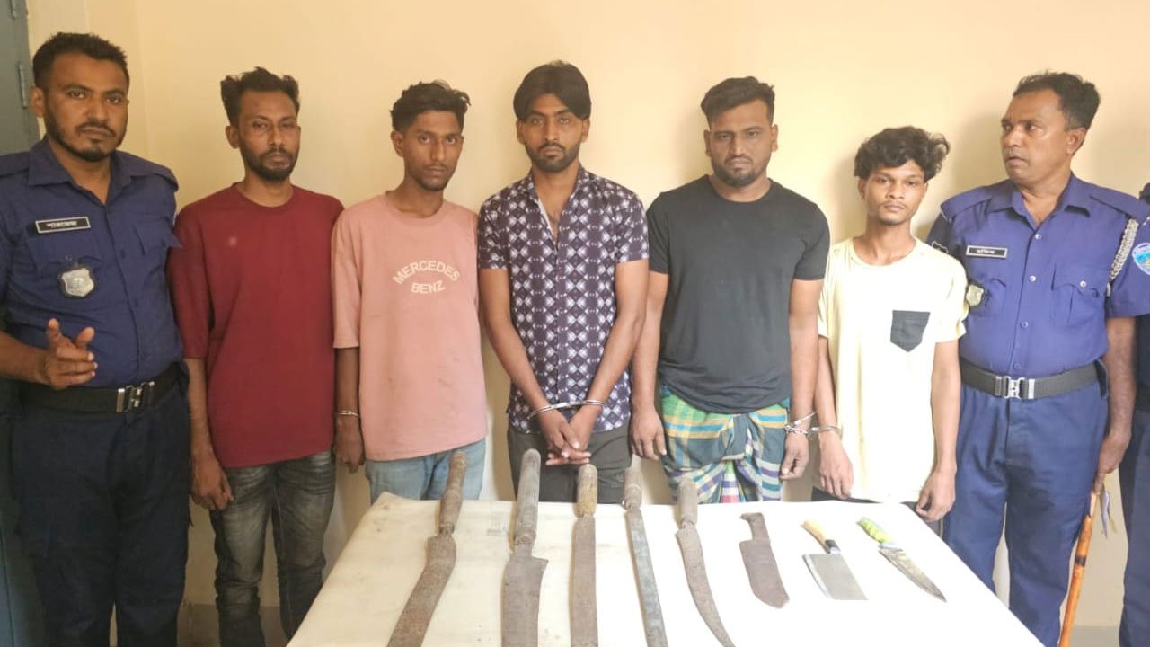 5-robbers-arrested-with-weapons-in-Brahmanbaria