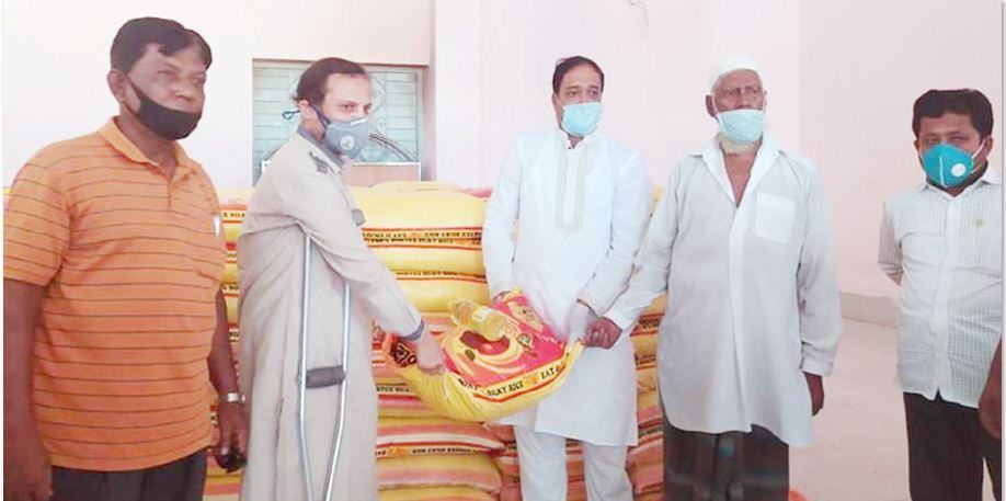 বাঁশখালীতে সাড়ে ১৪ হাজার পরিবারে ইফতার ও ত্রাণ সমাগ্রী দিয়েছে বিএনপি