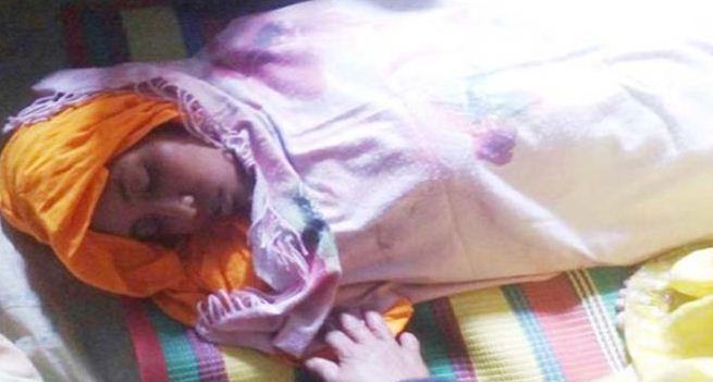 বাবার সাথে অভিমান করে কলেজছাত্রীর আত্মহত্যা