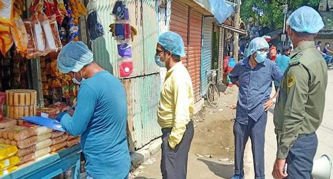 নাগরপুরে সামাজিক দূরত্ব না মানায় জরিমানা