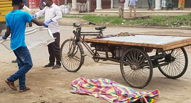 করোনায় আক্রান্ত ভেবে বিনা চিকিৎসায় কিশোর হেল্পারের মৃত্যু
