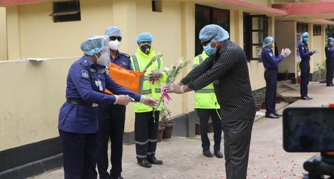 করোনাকে পরাজিত করে ১৬ পুলিশের কর্মস্থলে যোগদান