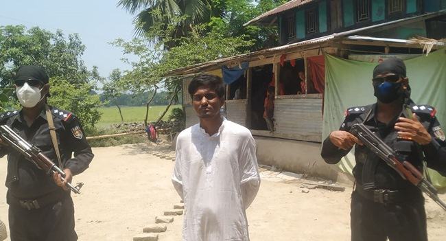 বরগুনায় ভণ্ড ফকির আটক