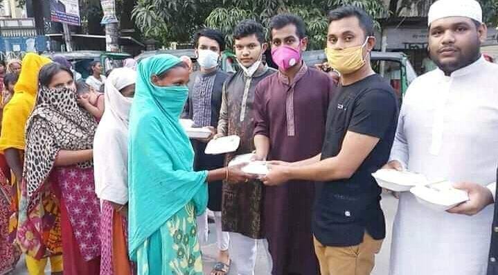 বগুড়ায় ছাত্রদলের ইফতার সামগ্রী বিতরণ