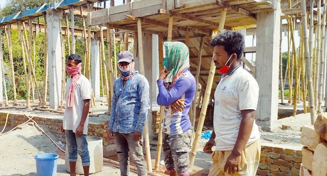 মানবেতর জীবনযাপন করছেন নির্মাণশ্রমিকরা
