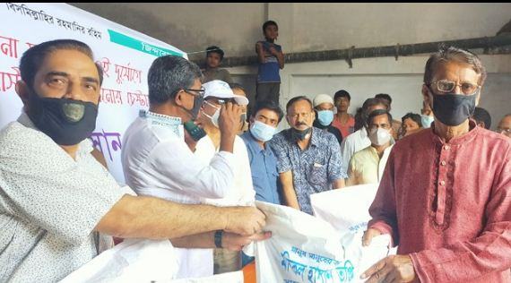 যশোরে ৫ হাজার পরিবারকে খাদ্য সহায়তা দিলেন বিএনপি নেতা তৃপ্তি