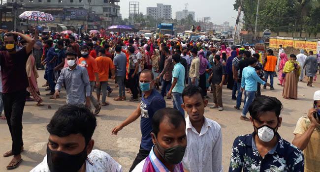 শ্রমিকদের আন্দোলনে অচল টঙ্গী শিল্প এলাকা