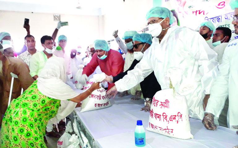 শিল্প শ্রমিকদের প্রতি মানবিক দৃষ্টিকোণ নিয়ে তাকান : হাসান সরকার