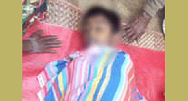 চৌগাছায় ঘরের আড়া ধরে ঝুল খেলতে গিয়ে শিশুর মৃত্যু