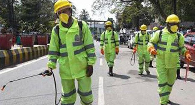 ‘যেখানে সেখানে জীবাণুনাশক ছড়িয়ে করোনা মারা যায় না’