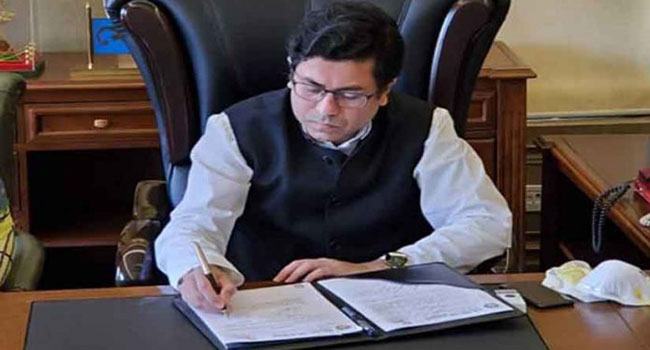 মেয়রের দায়িত্ব নিয়েই শীর্ষ দুই কর্মকর্তাকে চাকরিচ্যুত করলেন ব্যারিস্টার তাপস