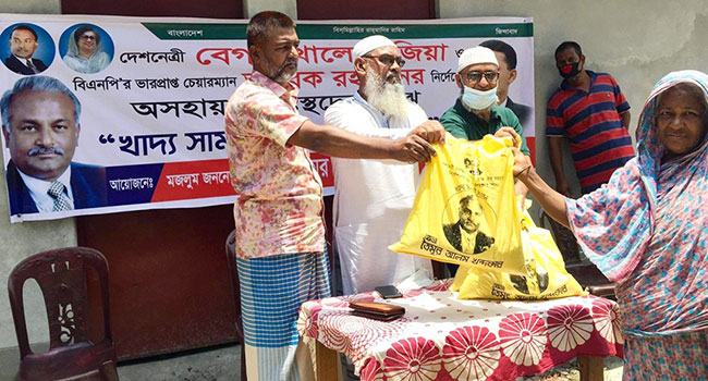 রুপগঞ্জে তৈমুর আলম খন্দকারের উদ্যোগে খাদ্য সামগ্রী বিতরণ