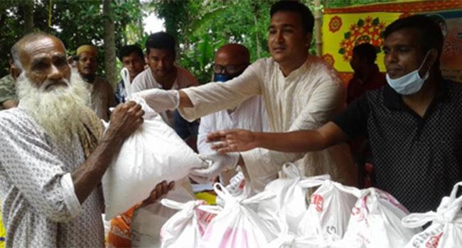 ফরিদপুরে ২ হাজার দরিদ্র পরিবারের মাঝে যুবদলের ঈদ উপহার প্রদান