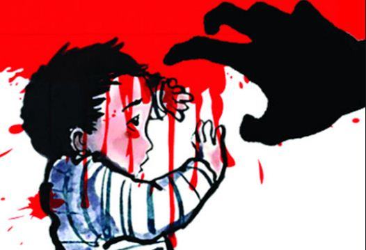 প্রতিপক্ষকে ফাঁসাতে শিশু কন্যার গলায় ছুরি চালালো পাষণ্ড বাবা