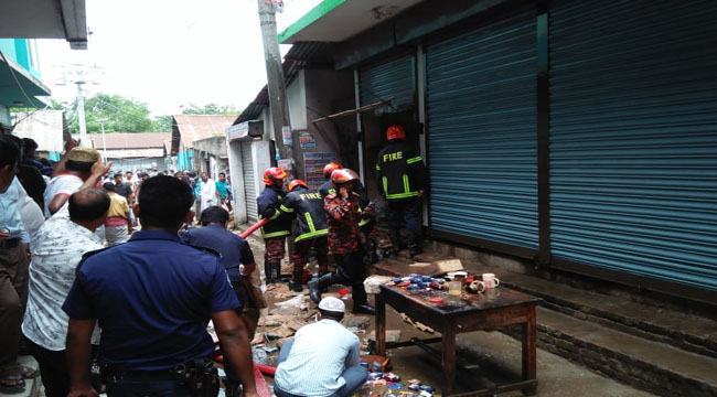 আড়াইহাজারে সেফটিক ট্যাংক বিস্ফোরণে দগ্ধ ৪