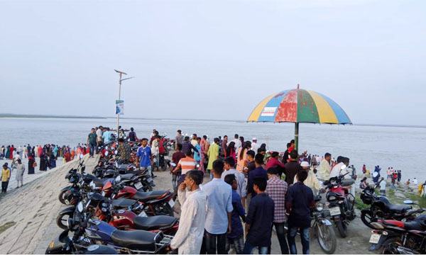 দর্শনার্থীদের ভিড়ে মুখরিত কাজিপুরে পর্যটন ও ইকোপার্ক