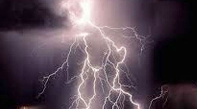 ধুনটে বজ্রপাতে দুই ব্যবসায়ীর মৃত্যু