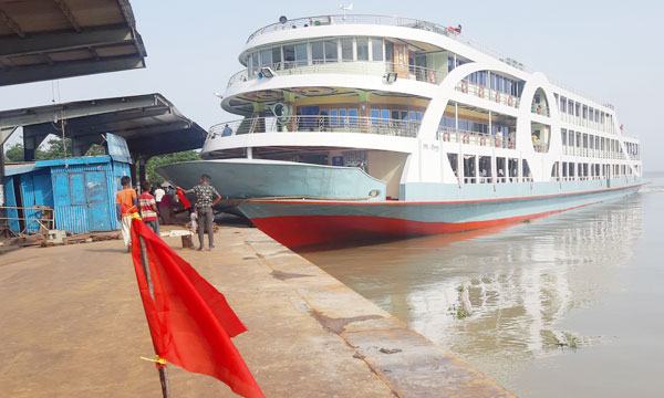 চাঁদপুর থেকে দুই মাস পর লঞ্চ চলাচল শুরু
