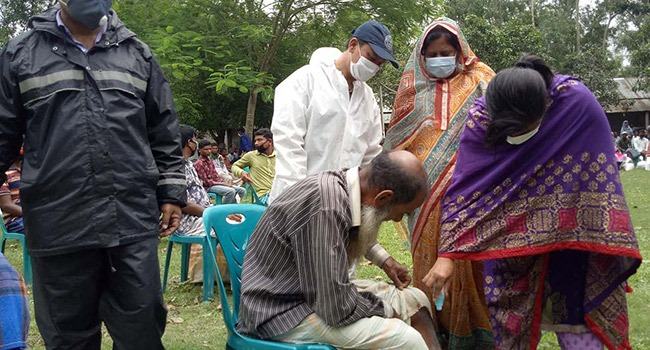 নবাবগঞ্জে মানব সেবার দৃষ্টান্ত উপজেলা নির্বাহী অফিসার নাজমুন নাহার