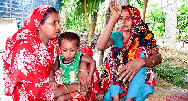 লাল চাঁদের লাশ দেখার ইচ্ছায় এখনো অস্থির মা