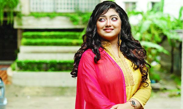 নতুন গানে স্মরণ