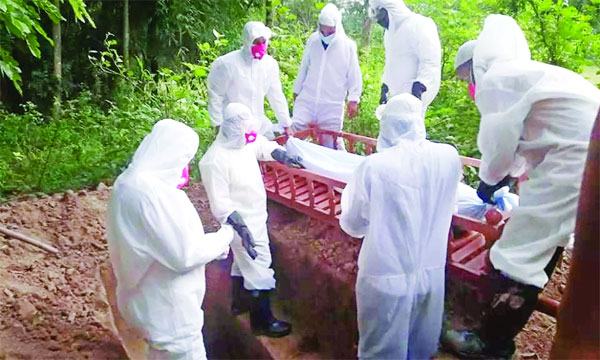 সারা দিন বৃষ্টিতে ভিজল আর রোদে শুকাল সালেহ আহম্মদের লাশ