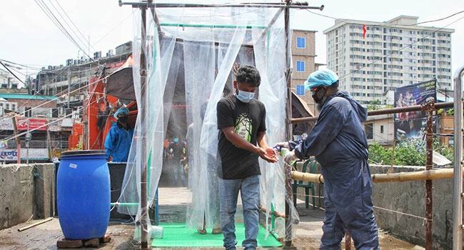 জীবাণুনাশক টানেলে উল্টো স্বাস্থ্যঝুঁকি!