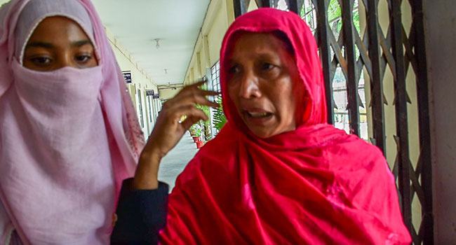 সন্তানকে জমি লিখে না দেয়ায় বাড়িছাড়া মা