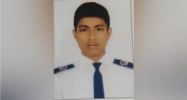 চা দোকানির ছেলের গোল্ডেন এ প্লাস, তবুও শঙ্কা ভবিষ্যত নিয়ে