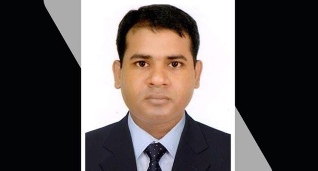শরীরে করোনা উপসর্গ, ভর্তি নিল না কেউ, স্ত্রীর কোলে ছটফট করে স্বামীর মৃত্যু