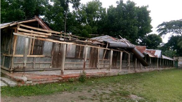 আমফানের আঘাতে লণ্ডভণ্ড স্কুল