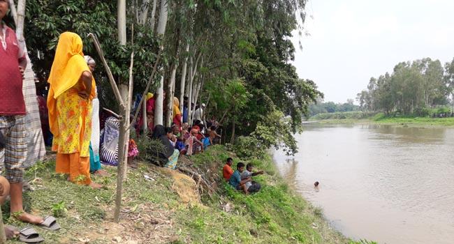 বিরামপুরে নদীতে গোসল করতে নেমে শিশু নিখোঁজ