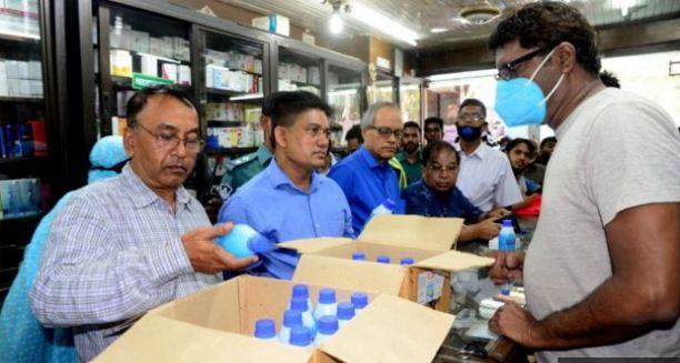 করোনা ভাইরাস : ওষুধ কিনে বাড়িতে মজুদ রাখলে যে বিপদ
