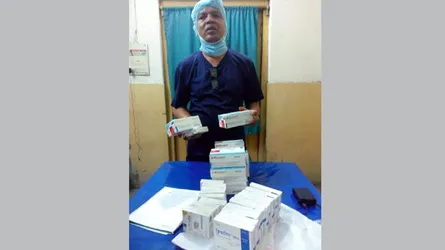 ওষুধ চুরি : ঢামেকের নার্স গ্রেফতার