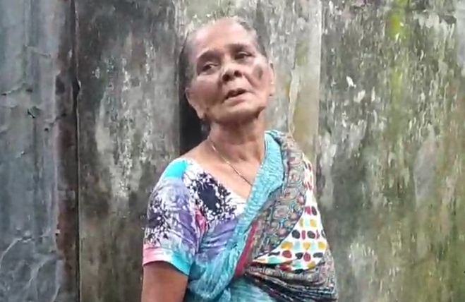 বয়স্ক ভাতার টাকা না দেয়ায় মাকে ঘর থেকে বের করে দিলো সন্তানরা