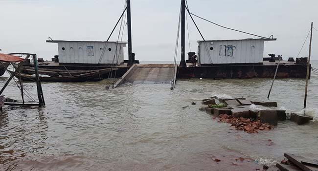 জোয়ারে প্লাবিত ভোলার ইলিশা ফেরীঘাট