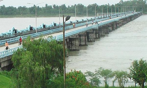 তিস্তার পানি বিপদসীমার উপর দিয়ে প্রবাহিত নিম্নাঞ্চল প্লাবিত