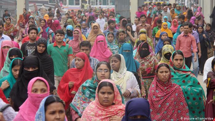 চলছে ডিজিটাল শ্রমিক ছাঁটাই
