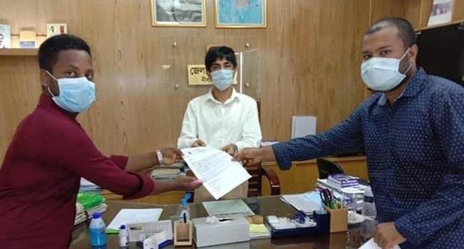 নীলফামারীতে শিক্ষার্থীদের বেতন মওকুফের দাবিতে ছাত্রদলের স্মারকলিপি