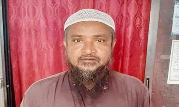 জানাজায় ইমামতি করায় চাকরি গেল ইমামের!